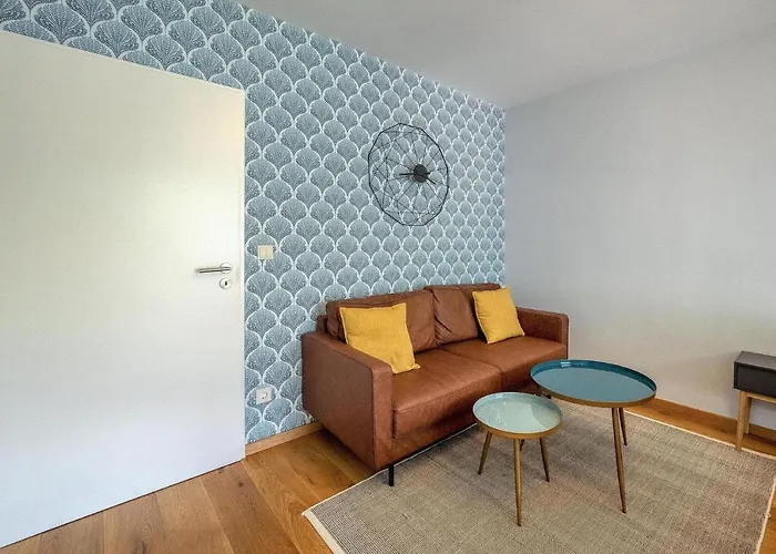 Апартаменты Ferienwohnung Indigo Nahe Bahnhof Und Kurpark Бад-Райхенхалль